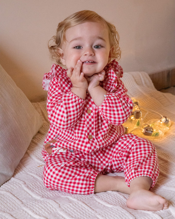 CONJUNTO 2 PZAS. CUADROS ROJO CON ESTAMPADO NIÑA